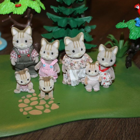 Calico Critters Sylvanian Families Sandy Rumpus Tabby Cat Family Set Of 7 - Picture 2 of 7